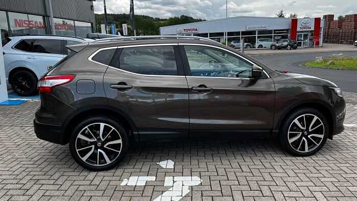 Nissan Qashqai 1.2 DIG-T TEKNA